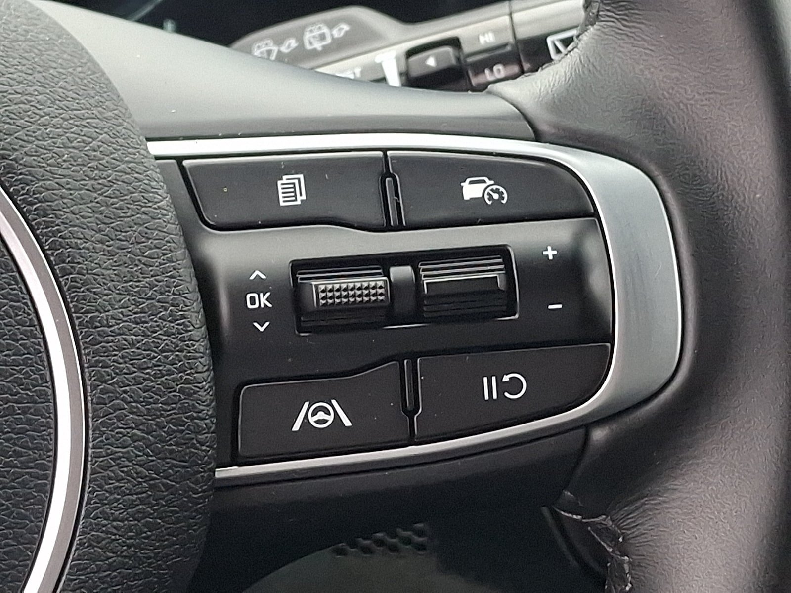 Used 2024 Kia Sportage EX AWD/4WD image 22