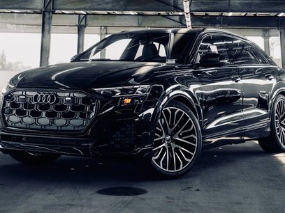 New 2025 Audi SQ8 Prestige