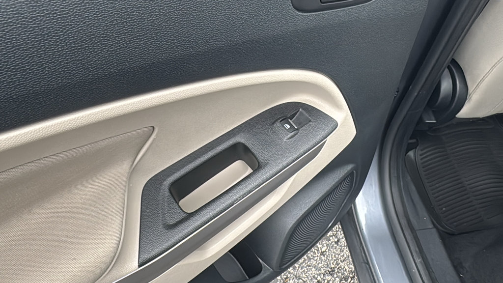 Used 2021 Ford EcoSport S AWD/4WD image 26