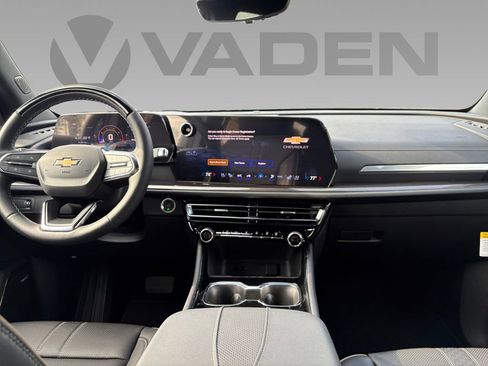 New 2026 Chevrolet Traverse High Country FWD image 3