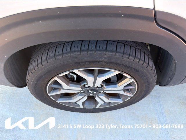 Certified 2021 Kia Seltos EX AWD/4WD image 12