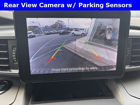 Certified 2022 Ford Explorer XLT w/ Equipment Group 202A image 15