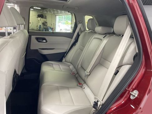 Used 2024 Nissan Rogue SV w/ SV Premium Package AWD/4WD image 23