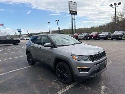 Used 2019 Jeep Compass Latitude AWD/4WD image 1