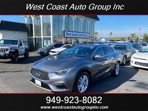 Used 2019 INFINITI QX30 image 1