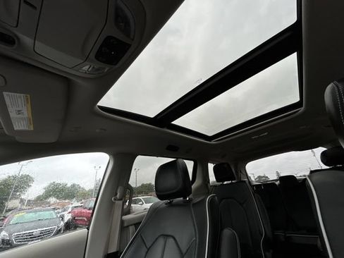 Used 2024 Chrysler Pacifica Limited w/ Uconnect Theater Family Group AWD/4WD image 42