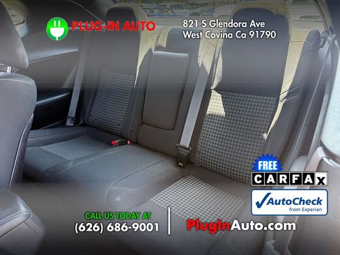 Used 2019 Dodge Challenger SXT RWD image 8