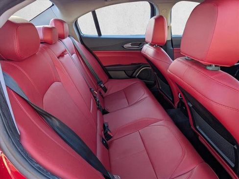 Used 2020 Alfa Romeo Giulia w/ Nero Edizione image 22