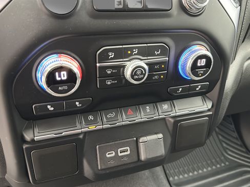 Used 2020 GMC Sierra 1500 SLE w/ SLE Value Package AWD/4WD image 21