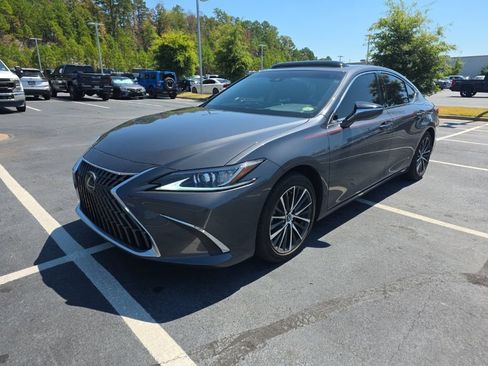 Used 2022 Lexus ES 350 w/ Premium Package FWD image 2
