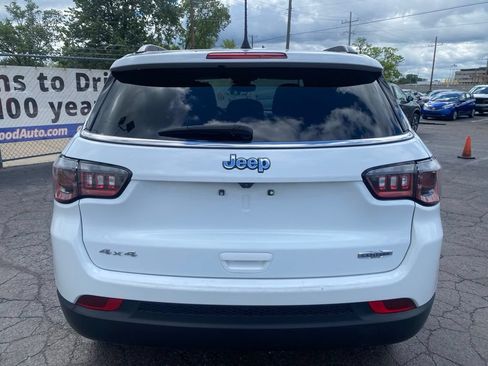 Used 2024 Jeep Compass Latitude AWD/4WD image 3