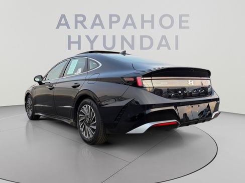 Used 2025 Hyundai Sonata Limited FWD image 3