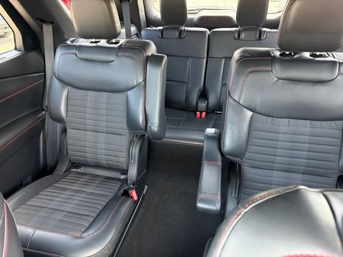 Used 2025 Ford Explorer ST-Line w/ Premium Package AWD/4WD image 26