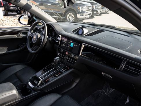 Used 2022 Porsche Macan w/ Premium Package Plus AWD/4WD image 22