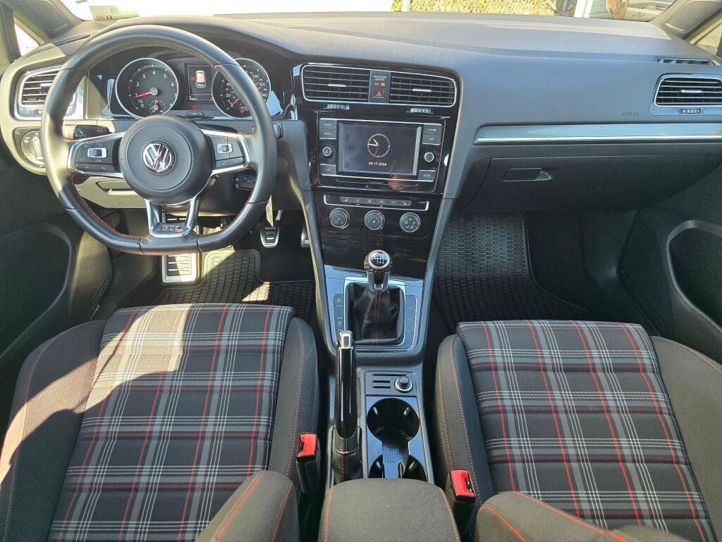 Used 2018 Volkswagen GTI S FWD image 18