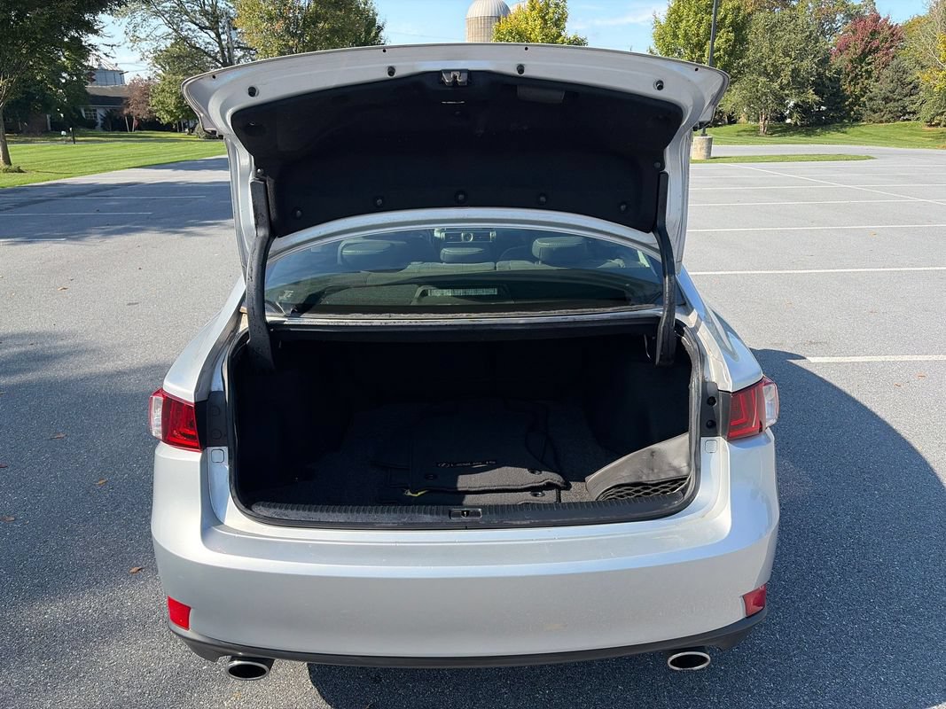 Used 2016 Lexus IS 300 AWD w/ Navigation System Package image 11