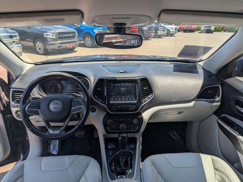 Used 2019 Jeep Cherokee Limited AWD/4WD image 22