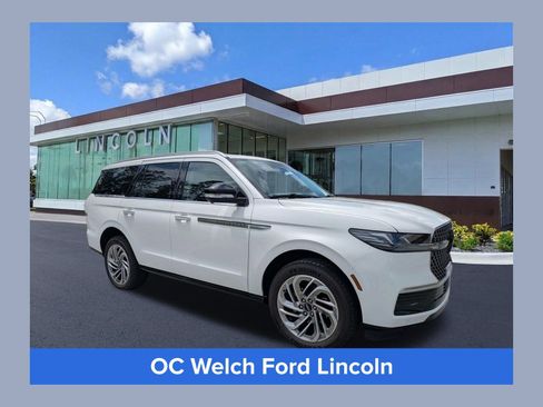 Certified 2026 Lincoln Navigator Reserve AWD/4WD image 1
