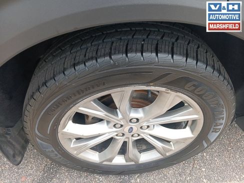 Used 2020 Ford Explorer XLT w/ Equipment Group 202A AWD/4WD image 27