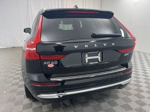 Used 2023 Volvo XC60 B5 Plus image 7