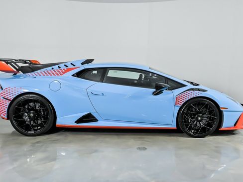 Used 2022 Lamborghini Huracan STO RWD image 15