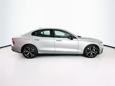 Used 2024 Volvo S60 B5 Core image 10