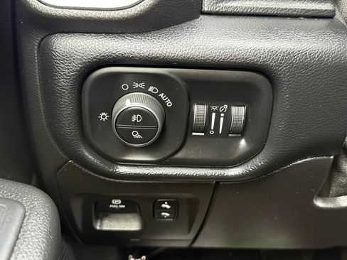 Used 2019 RAM 1500 Big Horn AWD/4WD image 39