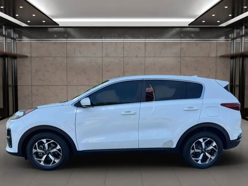 Used 2020 Kia Sportage LX image 3