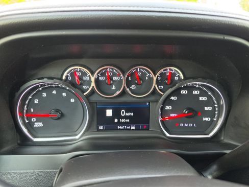 Used 2022 Chevrolet Silverado 2500 LTZ w/ LTZ Convenience Package AWD/4WD image 9