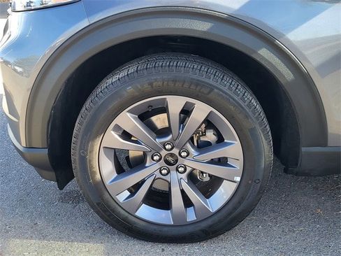Used 2022 Ford Explorer XLT w/ Equipment Group 202A image 26