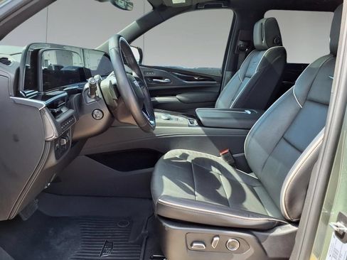 Used 2024 Cadillac Escalade Sport w/ LPO, ONYX Package AWD/4WD image 9