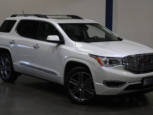 Used 2017 GMC Acadia Denali AWD/4WD image 2