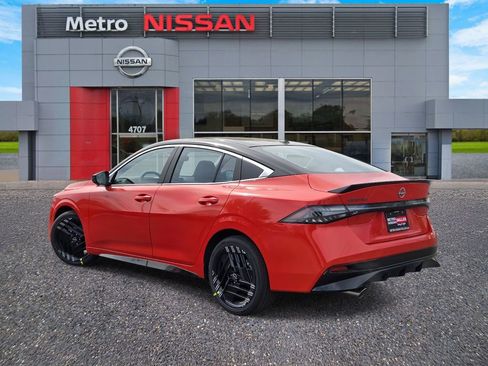 New 2026 Nissan Sentra SR w/ SR Premium Package image 4