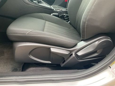 Used 2018 Ford Focus SE image 6