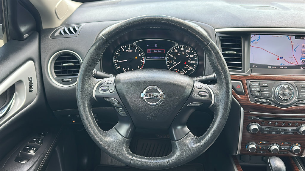 Used 2017 Nissan Pathfinder Platinum w/ Family Entertainment Package FWD image 24