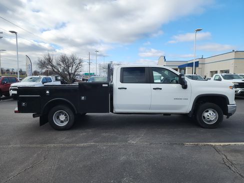 Used 2024 Chevrolet Silverado 3500 W/T w/ WT Convenience Package image 2