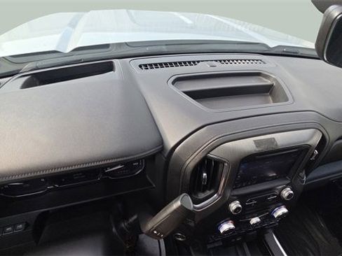 Used 2023 GMC Sierra 2500 Denali w/ Denali Ultimate Package image 9