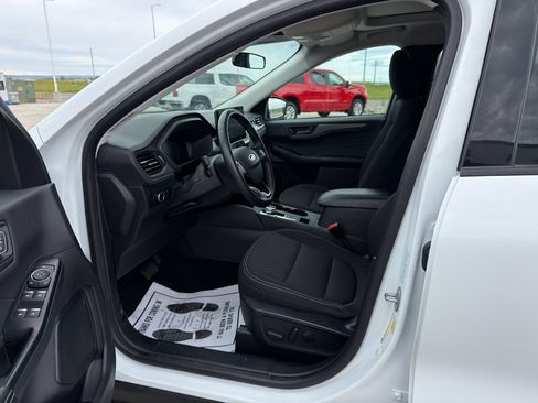 Used 2024 Ford Escape Active w/ Tech Pack #1 AWD/4WD image 11