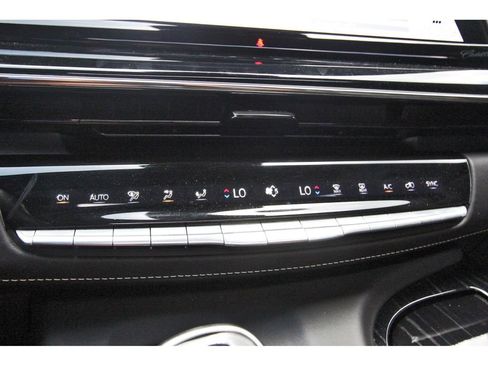 Certified 2024 Cadillac Escalade ESV V w/ Heavy-Duty Trailer Package image 25