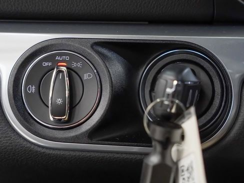 Certified 2025 Porsche 718 Boxster image 22