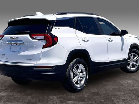 Used 2024 GMC Terrain SLE w/ Driver Convenience Package AWD/4WD image 2