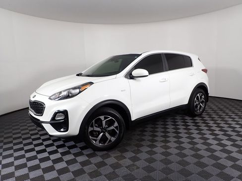 Used 2020 Kia Sportage LX image 10