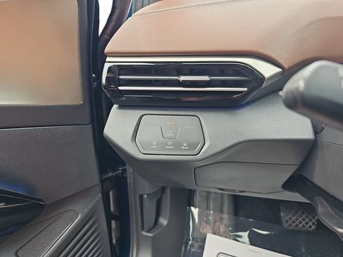Used 2023 Volkswagen ID.4 Pro AWD/4WD image 34