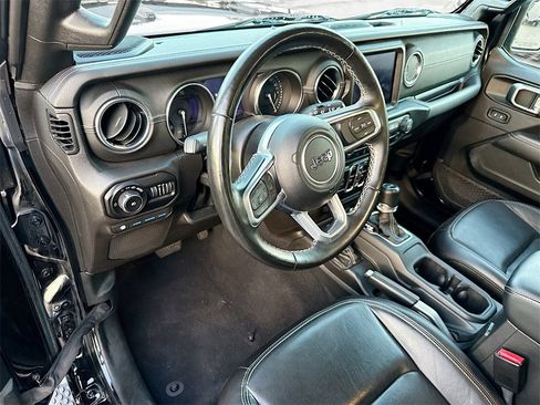 Used 2022 Jeep Wrangler Unlimited Sahara w/ Cold Weather Group image 10