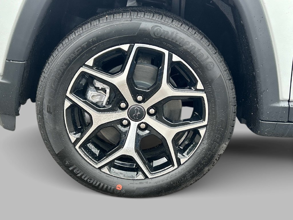 Certified 2026 Jeep Compass Limited AWD/4WD image 9