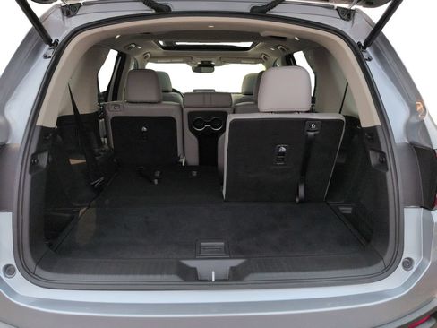 Used 2024 Honda Pilot Touring image 28