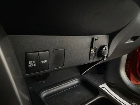 Used 2016 Toyota RAV4 LE FWD image 16