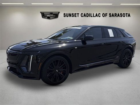 Certified 2026 Cadillac Lyriq V w/ LPO, Red Accent Package AWD/4WD image 7