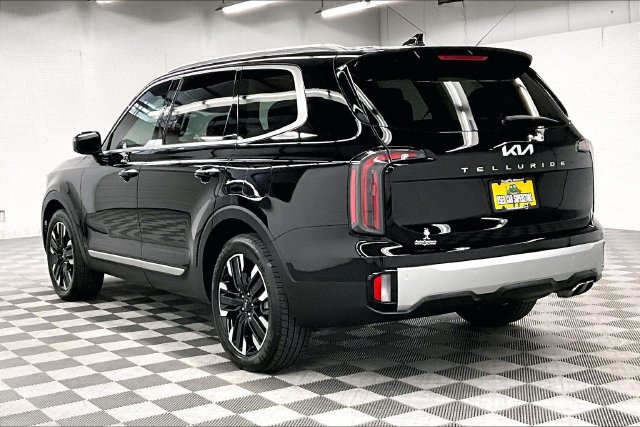 Used 2023 Kia Telluride SX FWD image 2