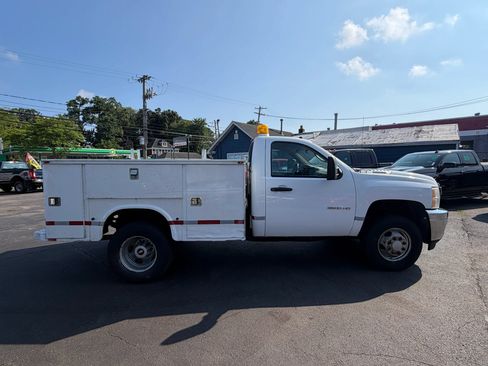 Used 2011 Chevrolet Silverado 3500 W/T AWD/4WD image 7